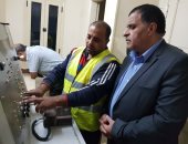 صور.. رئيس هيئة السكة الحديد فى جولة مفاجئة يشدد على إجراءات السلامة