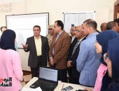 صور.. رئيس الوزراء يتفقد مدرسة المتفوقين فى الزقازيق 