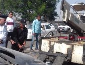 أوناش المرور ترفع حطام حادث تصادم 5 سيارات بطريق كورنيش النيل