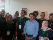 وزير الرياضة يلتقى مجموعة من المشاركين فى مهرجان "إبداع مراكز الشباب"