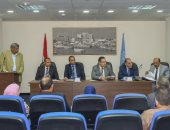 محافظ الإسكندرية: الجهات التنفيذية بالمحافظة حريصة على بحث مشاكل المواطنين 