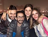 اللمة الحلوة.. صورة تجمع منى زكى وحلمى وياسمين عبد العزيز ورامز جلال