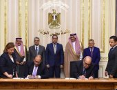 رئيس الوزراء يشهد توقيع اتفاقية تعاون بين وزارة التموين وهيئة قناة السويس