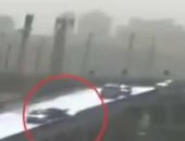 بالفيديو.. لحظة سقوط سيارة من أعلى كوبرى الفنجرى بالقاهرة