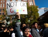 صور.. الآلاف من موظفى "جوجل" يتظاهرون ضد التحرش والعنصرية داخل الشركة