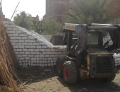 إزالة فورية لـ 10 حالات بناء مخالف وتعدٍ على أرض زراعية في أسيوط