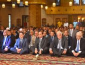 صور.. الرئيس السيسى يؤدى صلاة الجمعة بمسجد الصحابة فى شرم الشيخ