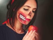 صور.. قارئة تشارك بصور الخدع السينمائية بمكياج الرعب