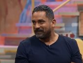 أمير كرارة يروى قصة معاقبة والده لأحد اللصوص فى "بئر السلم"