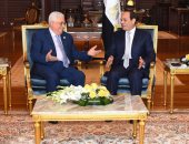 محمود عباس يهنئ الرئيس السيسي على اختيار مصر لاستضافة مؤتمر المناخ 2022