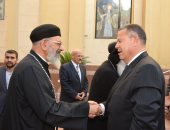 صور.. محافظ بنى سويف ومدير الأمن يؤديان واجب العزاء فى شهداء حادث المنيا 