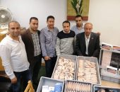 جمارك مطار برج العرب تحبط محاولة تهريب كمية من مستحضرات التجميل والعطور