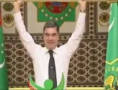 رئيس تركمانستان يطالب شعبه بمكافحة فيروس كورونا بالتبخير بأعشاب الحرمل
