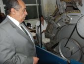 صور.. وزير الزراعة يتفقد معهد القطن ويؤكد: ندعمه لاستنباط أصناف عالية الإنتاج