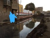 قارئ يشكو غرق شوارع قرية كلح الجبل بأسوان بمياه الصرف الصحى