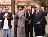 فيديو وصور.. محافظ القاهرة: تعميم مبادرة فتح منافذ لبيع الخضر بجميع الأحياء