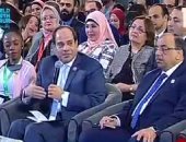 السيسى: مواقع التواصل الاجتماعى تؤثر علينا سلبا بسبب قلة الوعى