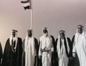 صورة تاريخية.. الشيخ زايد يتوسط حكام الإمارات المؤسسين عقب إعلان اتحاد الدولة