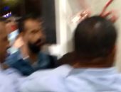 فيديو.. أمن الزمالك يعتدى بالضرب على صحفيين أثناء محاولتهم دخول النادى
