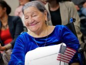 عجوز تبلغ 106 أعوام تحصل على الجنسية الأمريكية يوم انتخابات الكونجرس
