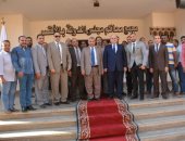 صور.. رئيس مجلس الدولة يزور مجمع محاكم الأقصر للاطمئنان على سير القضايا