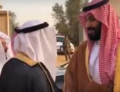 فيديو..الأمير محمد بن سلمان يلتقى عددا من أهالى منطقة القصيم
