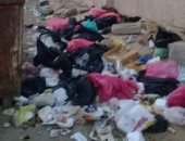 قارئ يشكو من انتشار القمامة بجوار سور مستشفى سيدى غازى