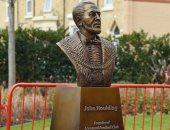 إدارة ليفربول تضع تمثال من البرونز لمؤسس النادى "جون هولدينج" داخل قلعة أنفيلد