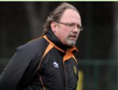 مدرب نيجيريا وزيمبابوى السابق مرشح لتدريب بتروجت