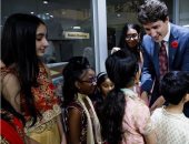 صور.. رئيس وزراء كندا يزور معبدا هنديا للاحتفال بعيد الأنوار 