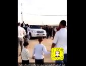 فيديو.. الفلسطينيون يقذفون موكب السفير القطرى فى غزة بالحجارة