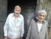 شقيقان يعملان فى سن السكاكين ببنى سويف: ورثنا المهنة عن أبينا ونحتاج من يدعمنا