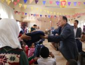 صور.. محافظ الفيوم يزور دار عائشة حسنين للأيتام