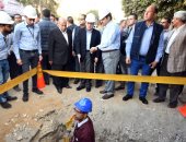 وزير البترول يتفقد أعمال توصيل الغاز الطبيعى للمنازل بالجيزة
