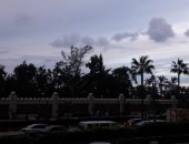 صور .. الغيوم تملأ سماء الإسكندرية والأحياء تستعد للنوة القادمة