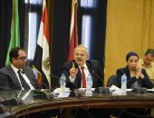 رئيس جامعة القاهرة: دربنا الأساتذة على منهج التفكير النقدى ولم نفاجئ الطلاب
