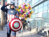 Captain America ينعى الأب الروحى لـ مارفل على طريقته الخاصة.. صور