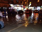 صور.. غرق العجمى بمياه الأمطار.. ومواجهة الأزمة بسيارات الشفط