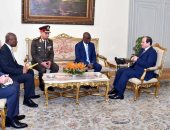 السيسى يتسلم رسالة من نظيره الغيني.. ويؤكد: التعاون بين الدول الأفريقية أولوية