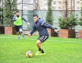 كريم حافظ يتدرب تحت الأمطار مع باشاك شهير التركى.. صور