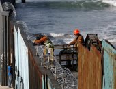 مستقبل غامض يحيط بالمهاجرين بعد قرار بايدن وقف بناء الجدار بين المكسيك وأمريكا