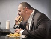 البدناء أقل استمتاعاً بتناول الطعام.. اعرف السبب