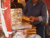 صور.. محافظ سوهاج يوجه بتشديد الرقابة على شوادر بيع حلوى المولد النبوى