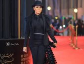 رانيا يوسف بعد انتقاد إطلالتها : اكسر القواعد وعيش على طريقتك