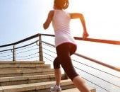 تعرف على الفوائد الصحية لتمرين نزول السلم.. منها تحسين قوة الركبة  