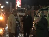 محافظ القاهرة يتابع إصلاح ماسورة الصرف الصحى بالبساتين.. صور