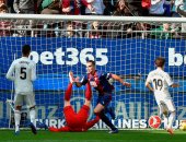 إيبار يزيد معاناة ريال مدريد بهدفين فى بداية الشوط الثانى.. فيديو