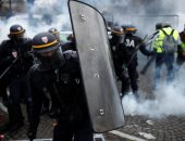 اعتقال 60 متظاهر فى اشتباكات بين محتجو السترات الصفراء والشرطة بباريس