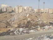  قارئ يشكو  من انتشار القمامة والباعة الجائلين بمنطقة 6 أكتوبر.. صور