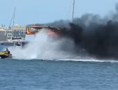 شاهد.. طريقة مبتكرة لإخماد النيران بأحد المراكب السياحية فى أستراليا